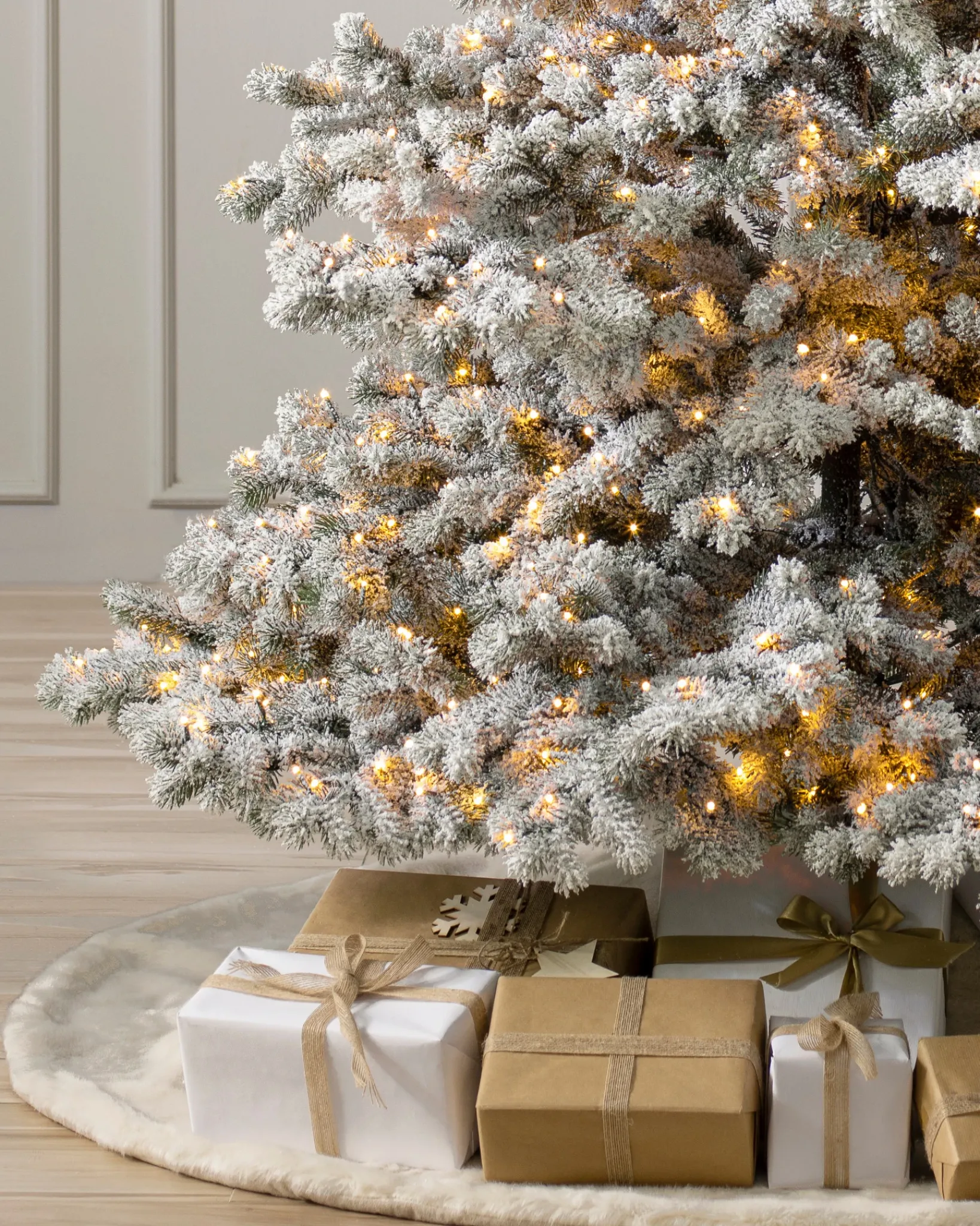 Sale Frosted Yukon Spruce Trees 7 - 7.5 Feet|Pre-Lit