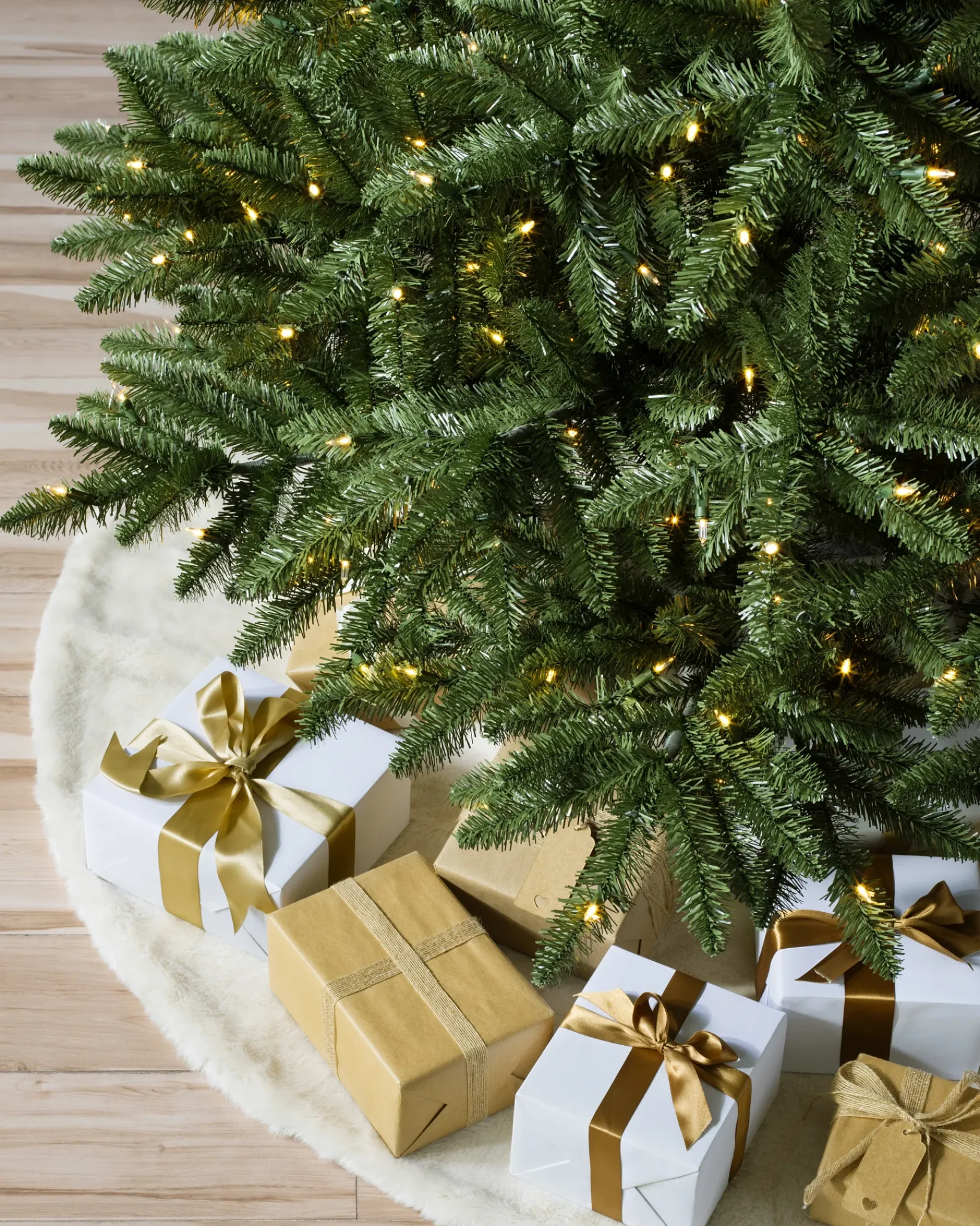 New Idaho Fir 7 - 7.5 Feet|Pre-Lit