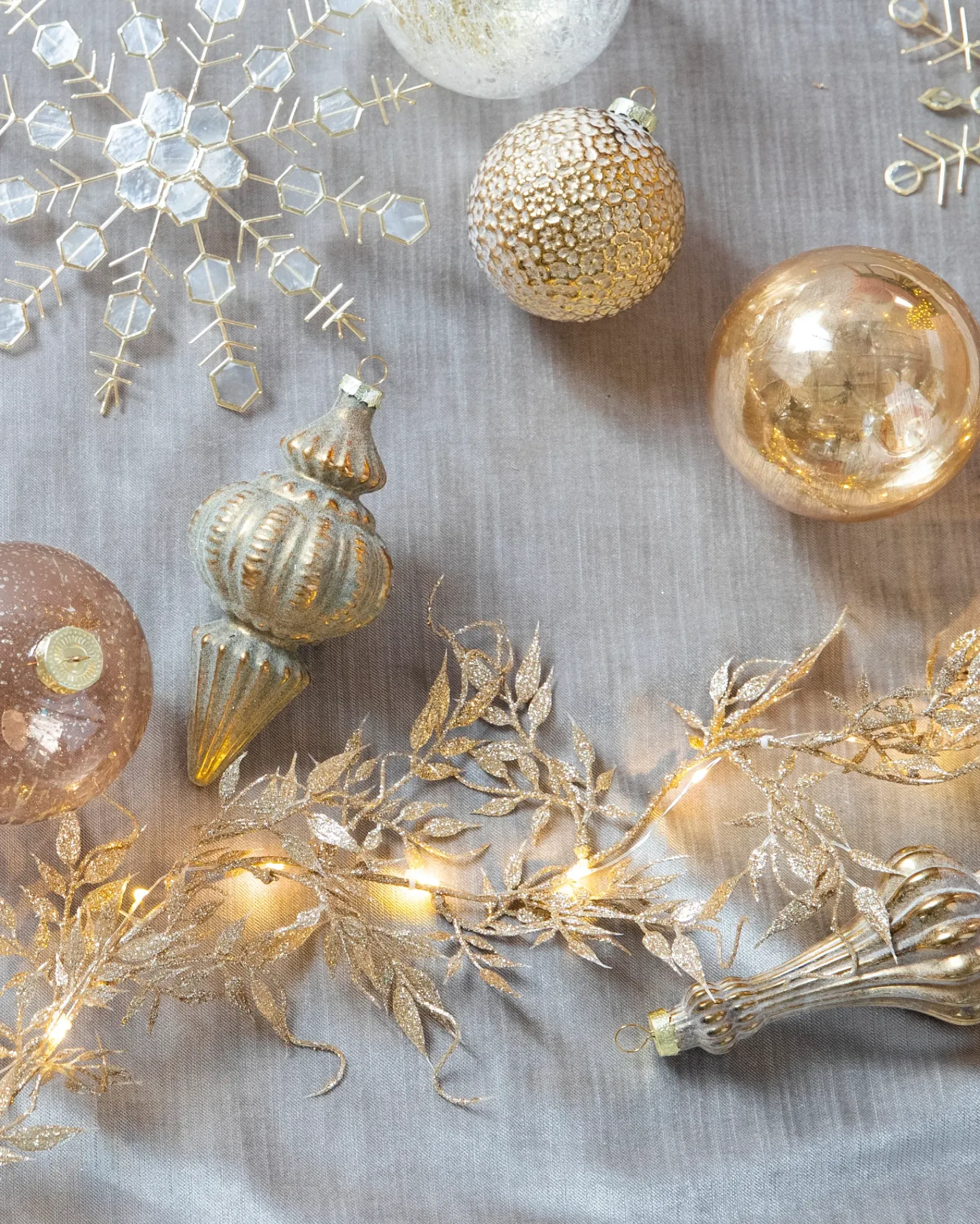 Clearance Lit Glitter Leaf Christmas Tree Garlands Garlands