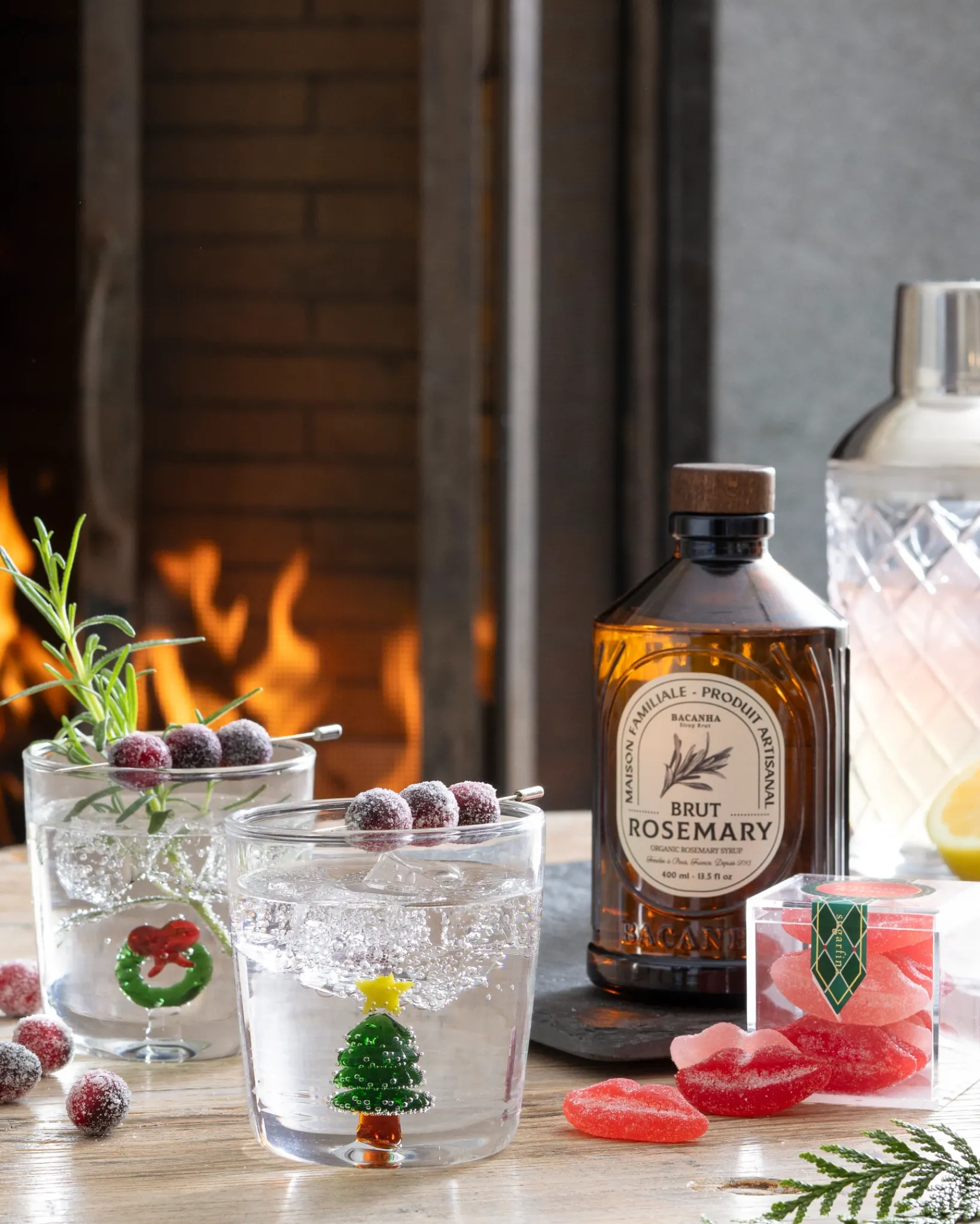 Best Mistletoe Kiss Cocktail Gift Box Platters & Drinkware|Holiday Gourmet Gifts