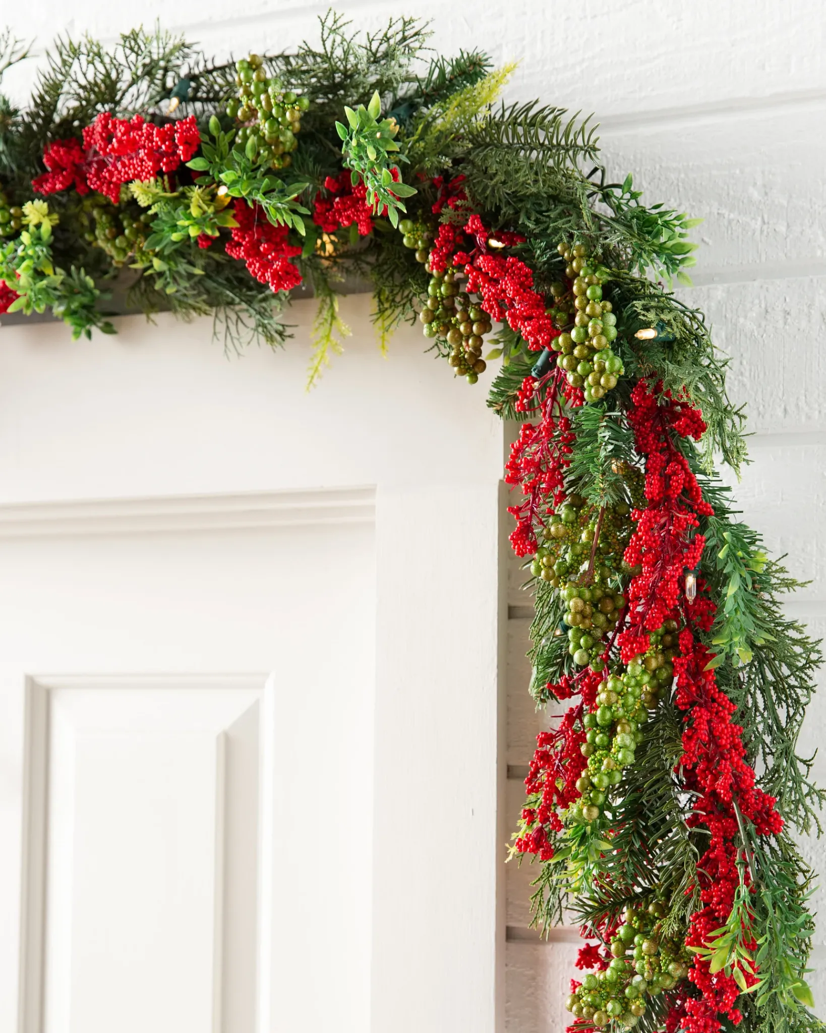 Clearance Outdoor Berry Burst Foliage 26 - 28 Inch|Pre-Lit