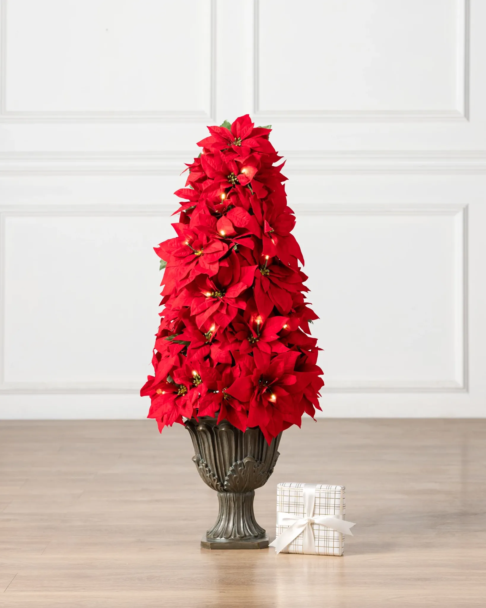 Clearance Outdoor Lit Poinsettia Celebration Foliage 18 - 24 Inch|26 - 28 Inch