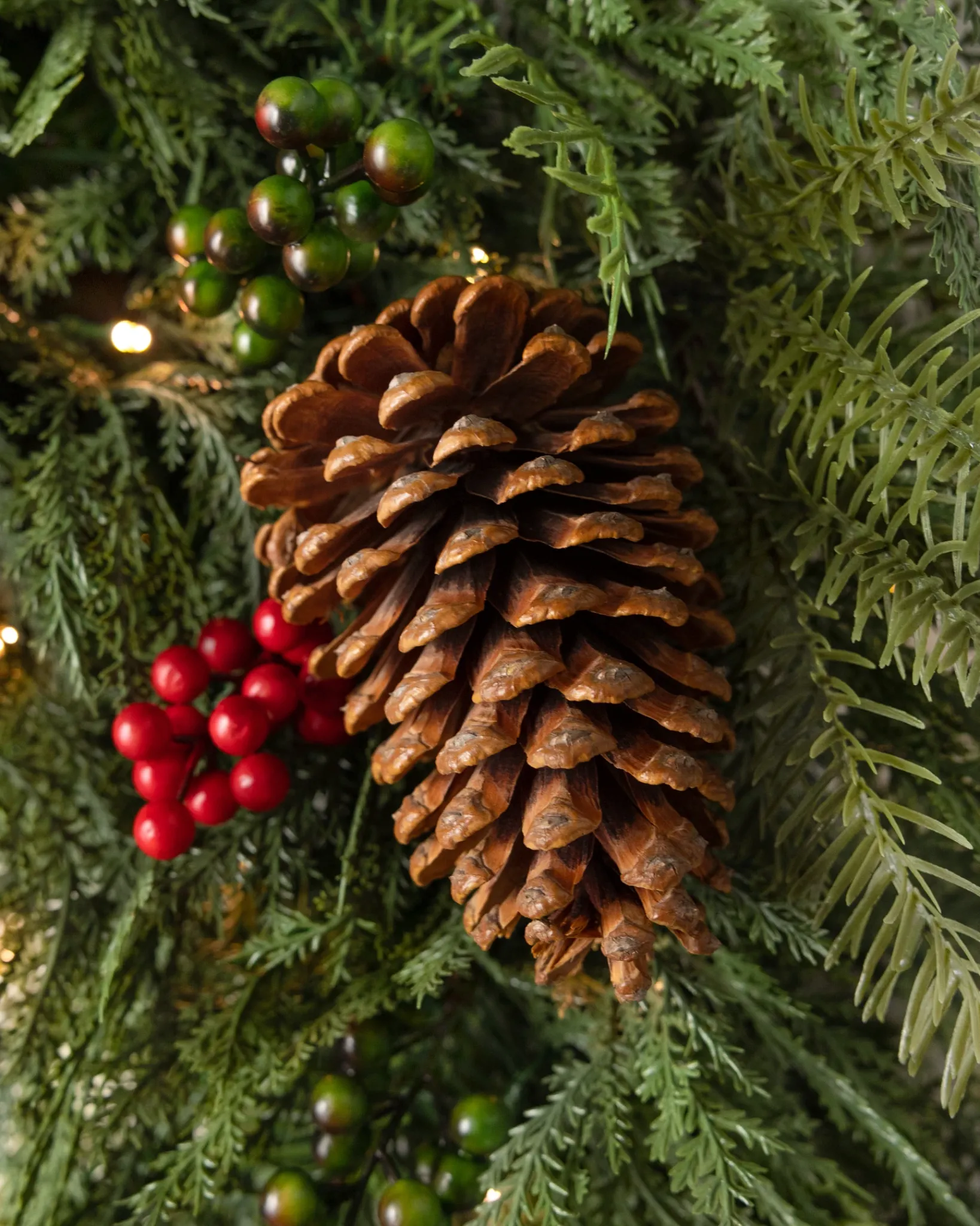 New Outdoor Winter Evergreen Foliage 18 - 24 Inch|Pre-Lit
