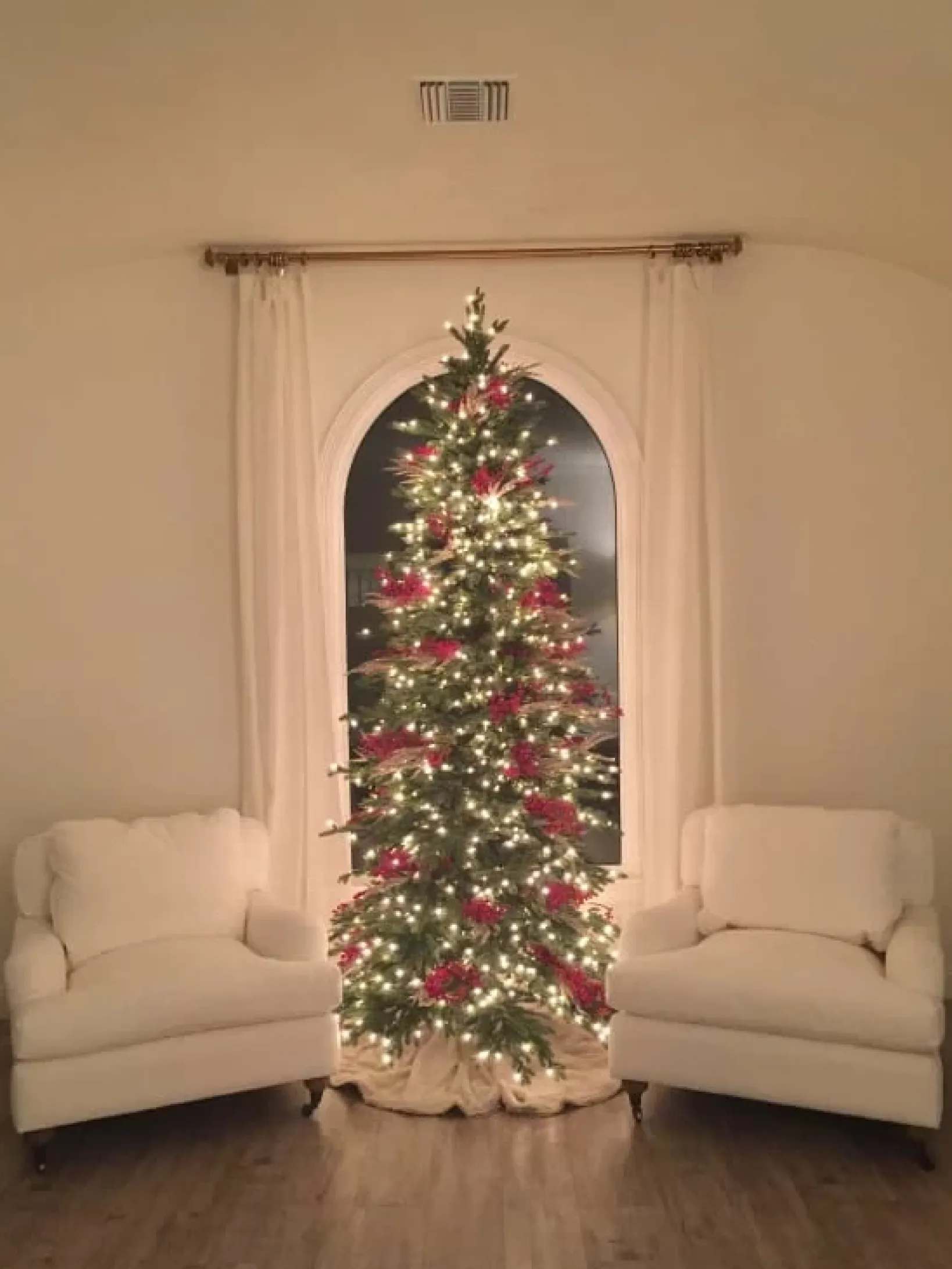 Clearance Red Spruce Trees 7 - 7.5 Feet|Pre-Lit