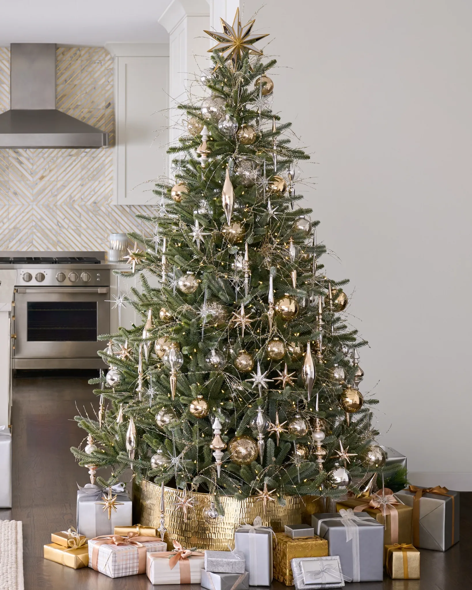 Hot Sanibel Spruce Trees 7 - 7.5 Feet|Pre-Lit