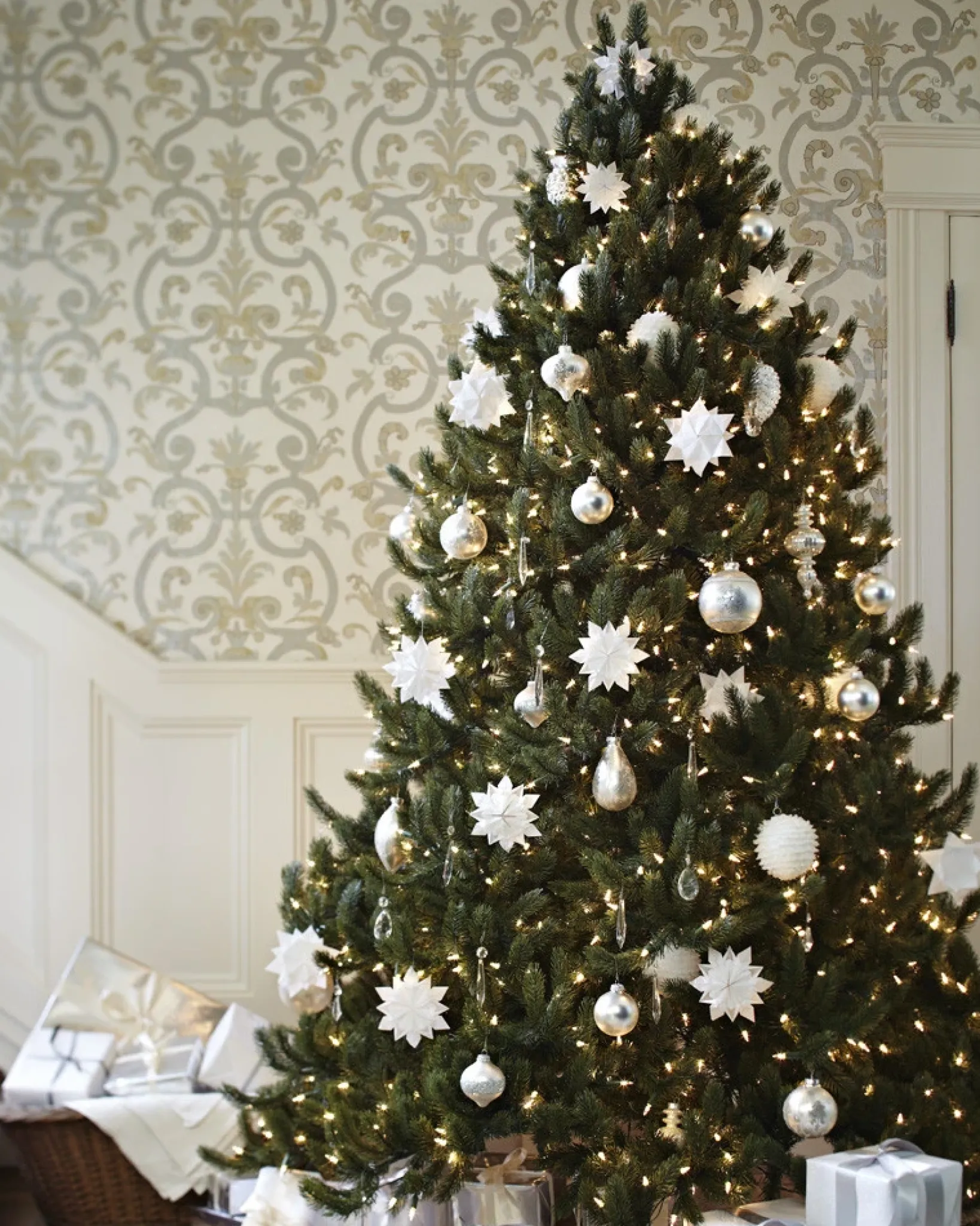 Hot Vermont White Spruce® ReNEW™ 7 - 7.5 Feet|Pre-Lit