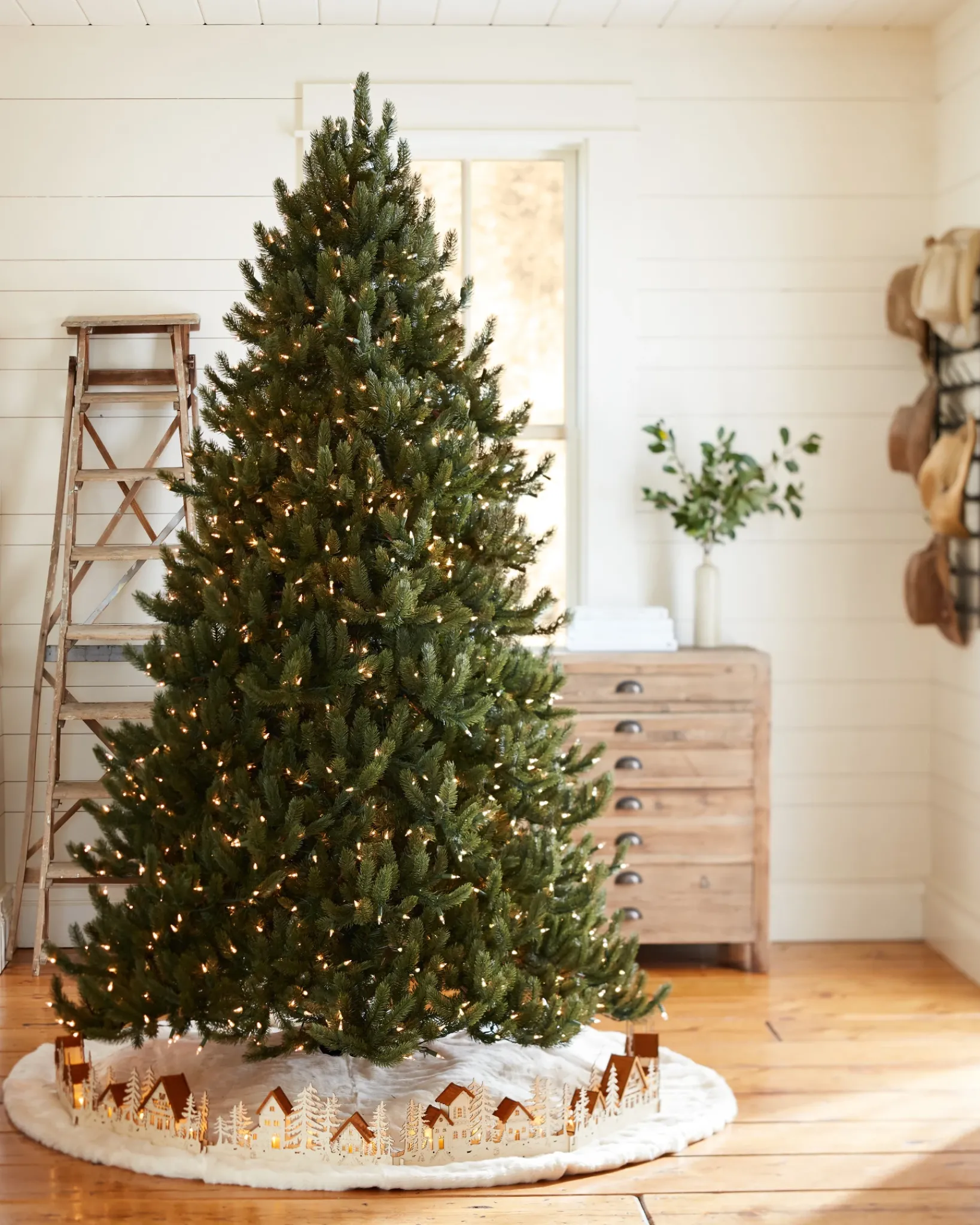 Hot Vermont White Spruce® ReNEW™ 7 - 7.5 Feet|Pre-Lit
