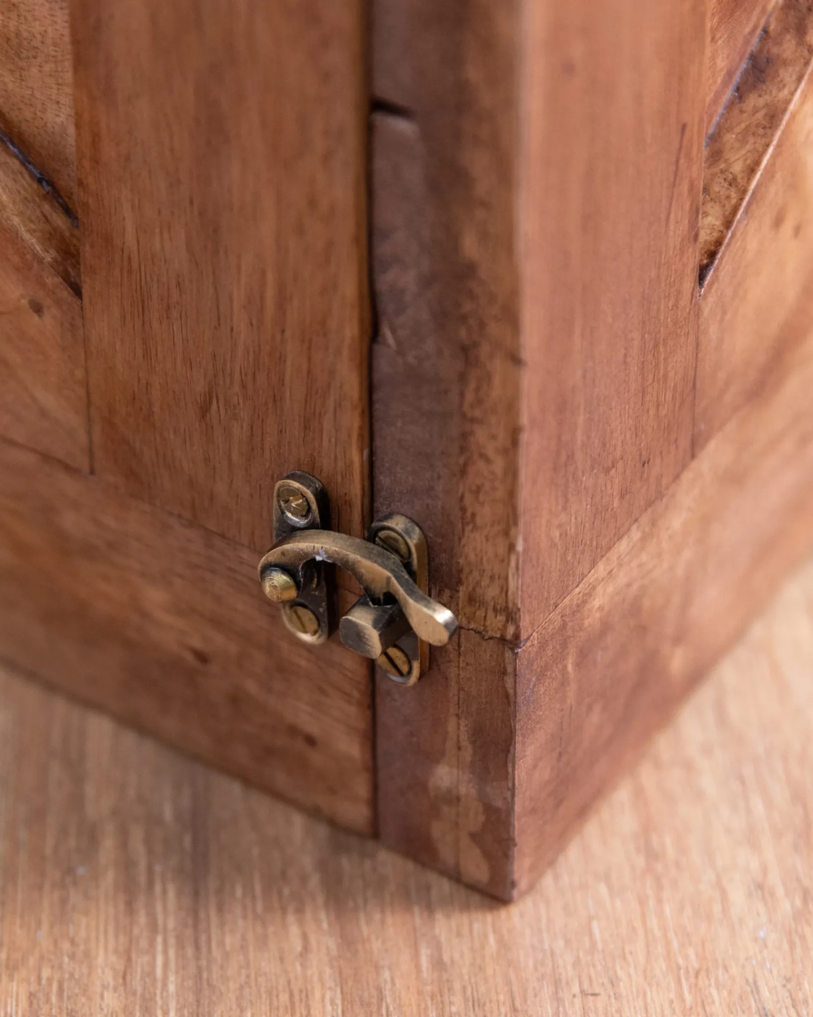 Discount Wooden Crate Christmas Tree Collars Skirts & Collars