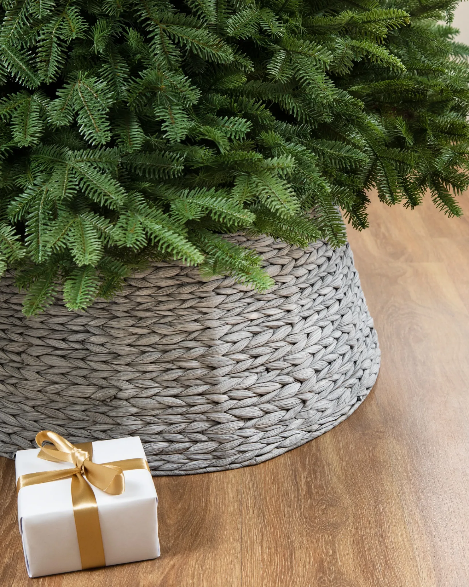 Sale Woven Christmas Tree Collars Skirts & Collars